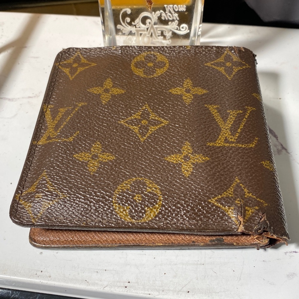 Authentic Louis Vuitton Monogram Marco Wallet - Picture 9 of 15
